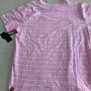 Men’s pink shirt